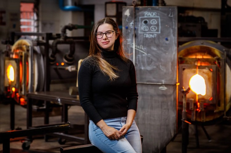 Our Chihuly-inspired artist’s brave career move